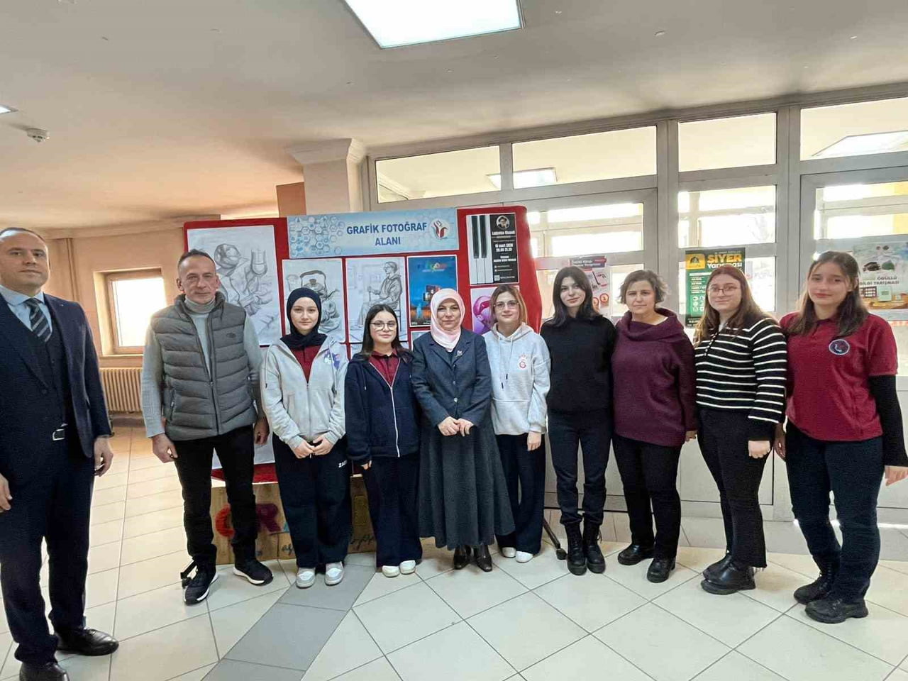 DÜZCE MEVLÂNA KIZ MESLEKÎ VE TEKNİK ANADOLU LİSESİNDE SAĞLIKLI BESLENME ETKİNLİĞİ PROGRAMI...