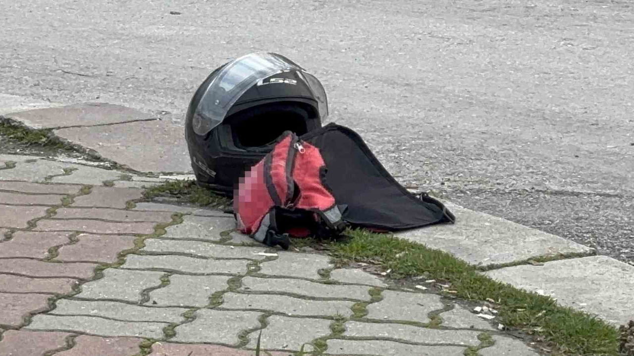 EDİRNE’DE OTOMOBİL İLE MOTOSİKLET ÇARPIŞTI: 1 YARALI