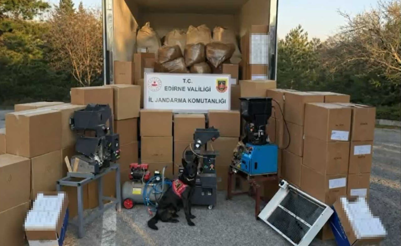 EDİRNE İL JANDARMA KOMUTANLIĞI EKİPLERİNCE DÜZENLENEN OPERASYONDA, KAÇAK TÜTÜN VE MAKARON...