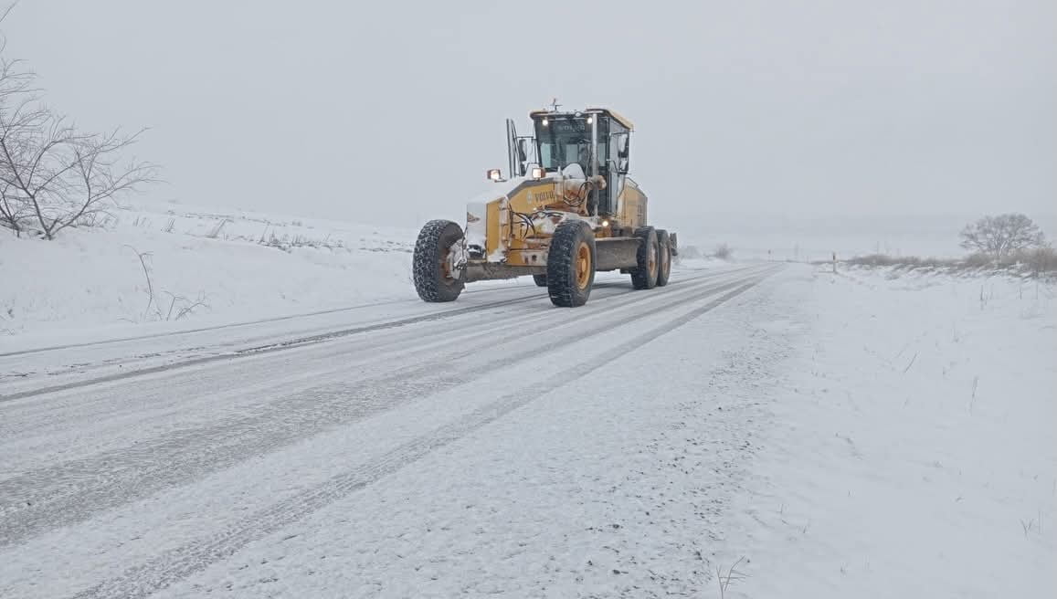 EDİRNE KENT MERKEZİNDE KAR YAĞIŞI ETKİSİNİ AZALTIRKEN, YÜKSEK KESİMLERDE VE KIRSAL BÖLGELERDE KAR...