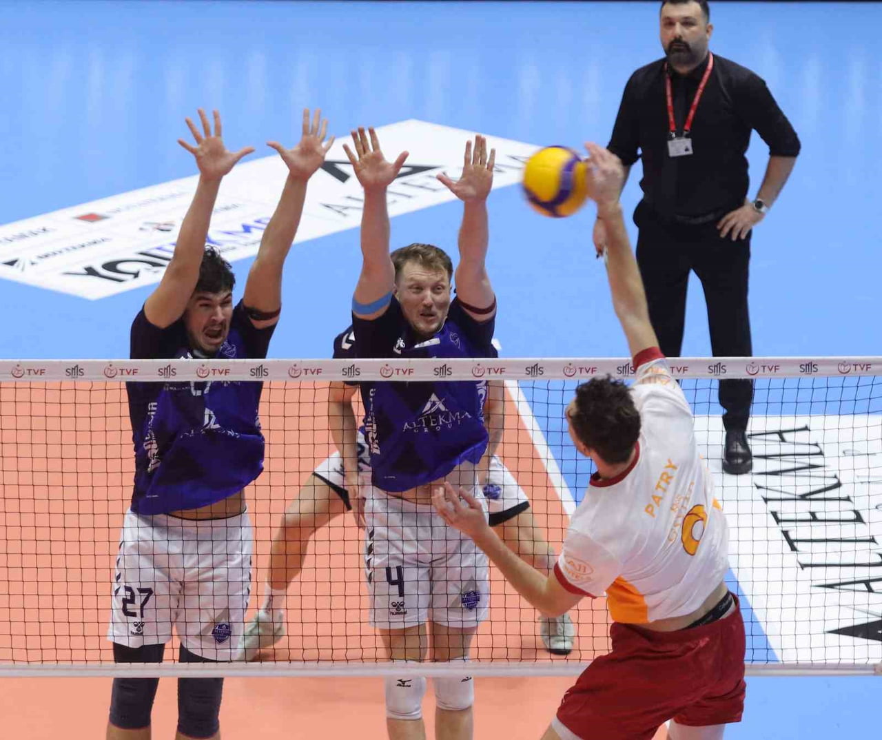 EFELER LİGİ 14. HAFTA KARŞILAŞMASINDA ALTEKMA İZMİR’DE KONUK ETTİĞİ GALATASARAY HDI SİGORTA’YA 3-1...