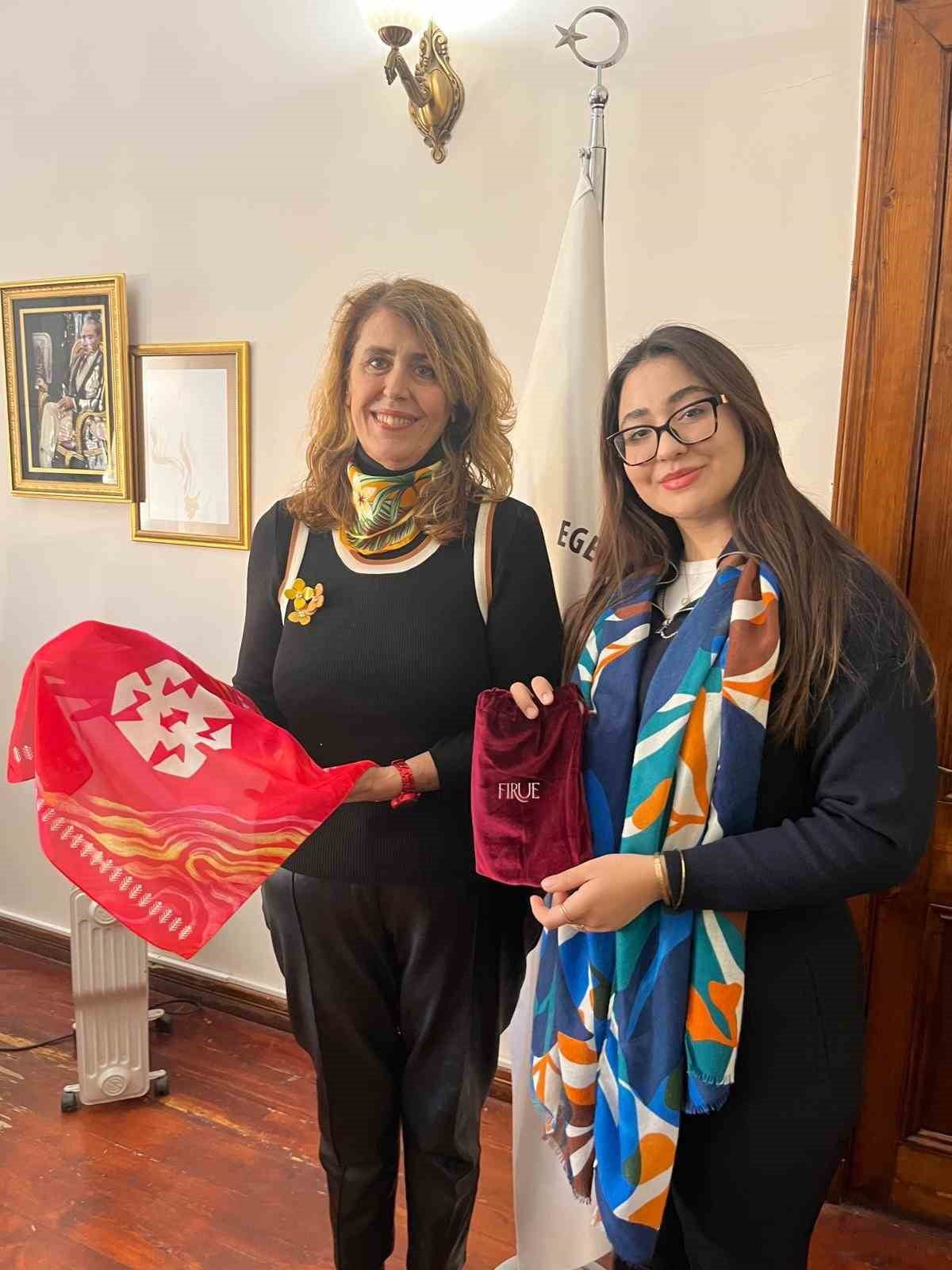 EGE ÜNİVERSİTESİ GSTMF DEKANI PROF. DR. ALEV FATOŞ PARSA (SOLDA) - ELİF KAYMAZ