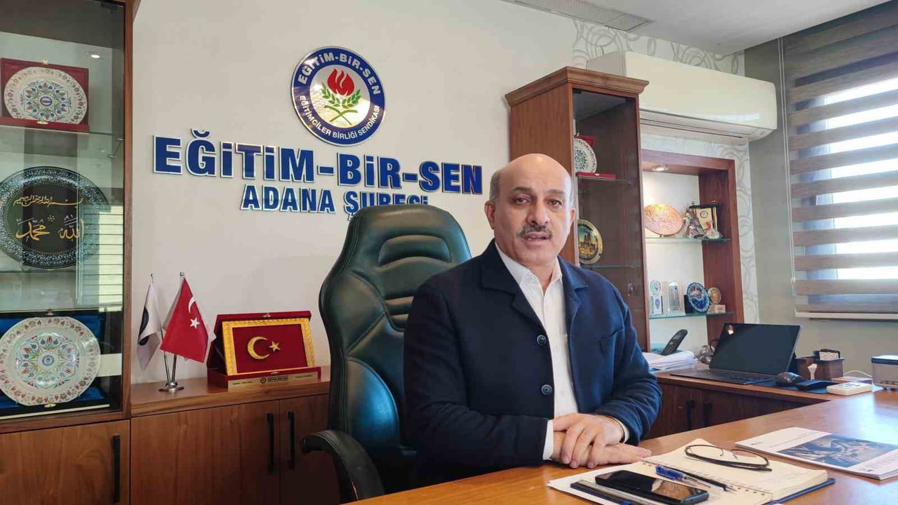 EĞİTİM-BİR-SEN ADANA ŞUBE BAŞKANI MUSTAFA SARIGEÇİLİ, "SOSYAL MEDYA KULLANIMI AİLELERİN...