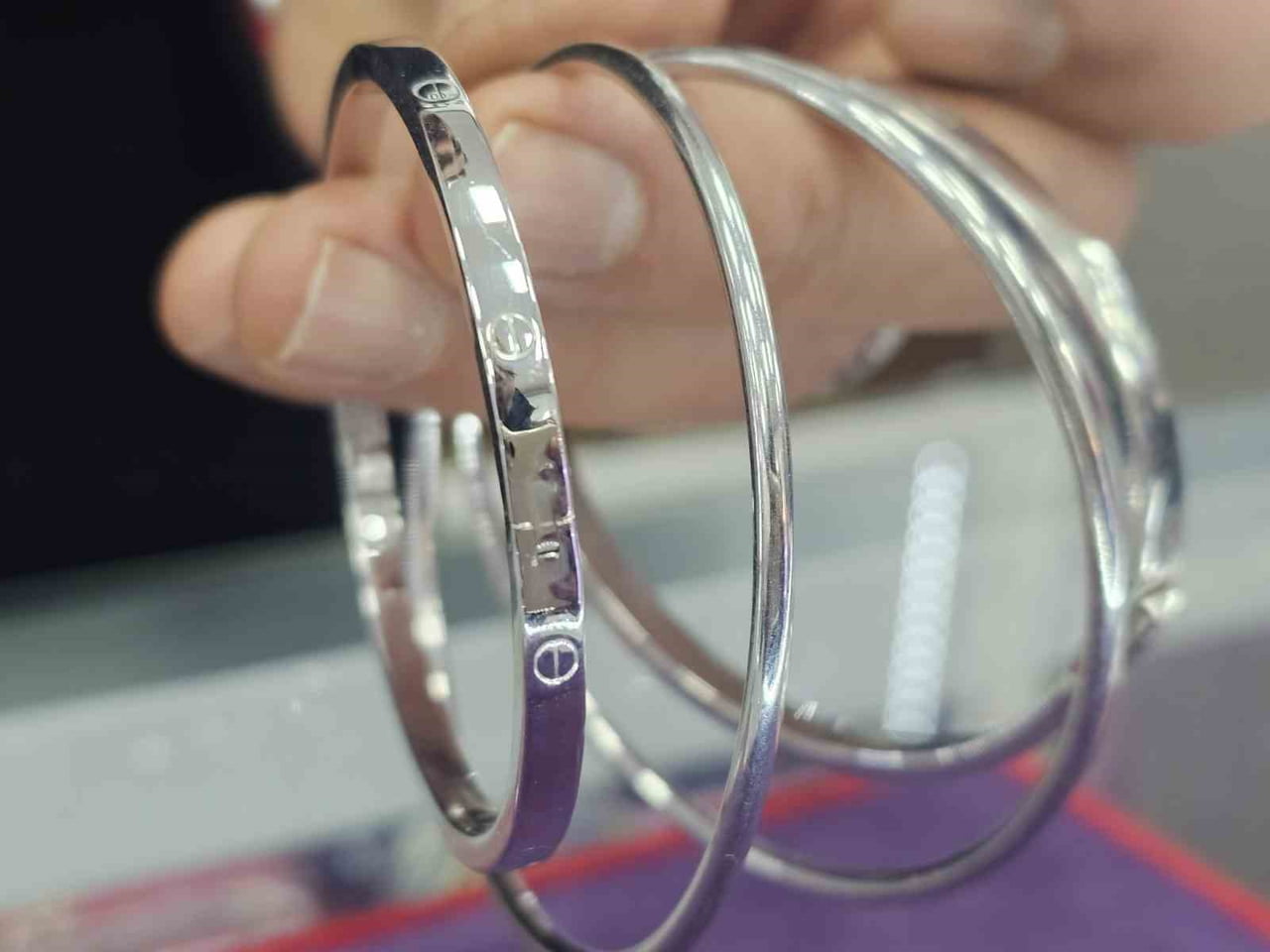 ELAZIĞ'DA ALTIN FİYATLARI ARTINCA GÜMÜŞ BİLEZİKLERE TALEP ARTTI