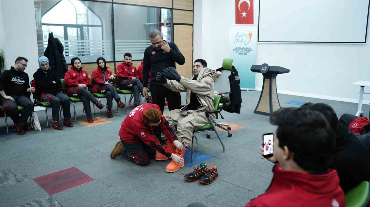 ELAZIĞ’DA ENKAZDA ARAMA VE KURTARMA EĞİTİMLERİ