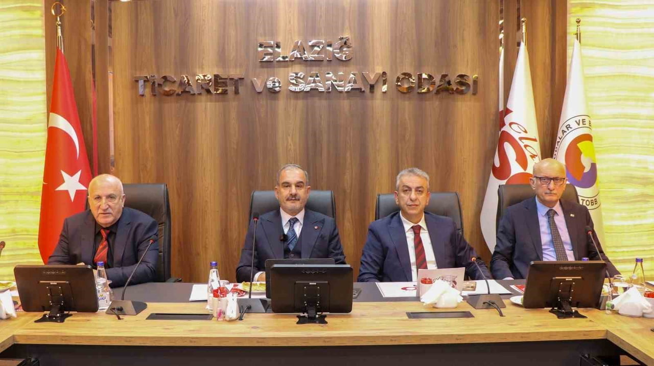 ELAZIĞ TSO MECLİS TOPLANTISI, MECLİS BAŞKANI SEDAT KARATAŞ BAŞKANLIĞINDA GERÇEKLEŞTİRİLDİ....