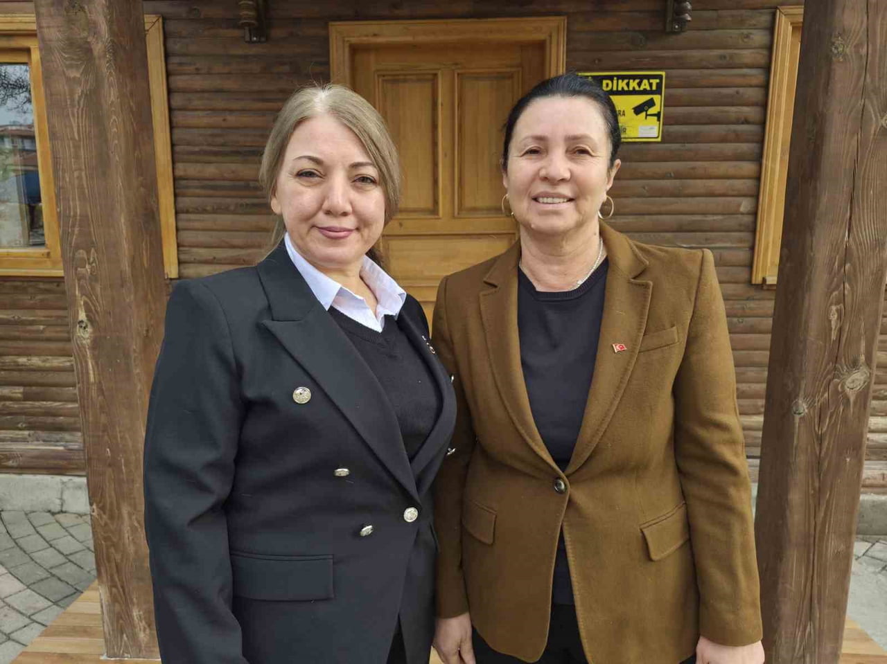 EMEK MUHTARI SİBEL AKIL İLE ODUNPAZARI AK PARTİ MECLİS ÜYESİ VE KADIN KOLLARI MERKEZ YÖNETİM...