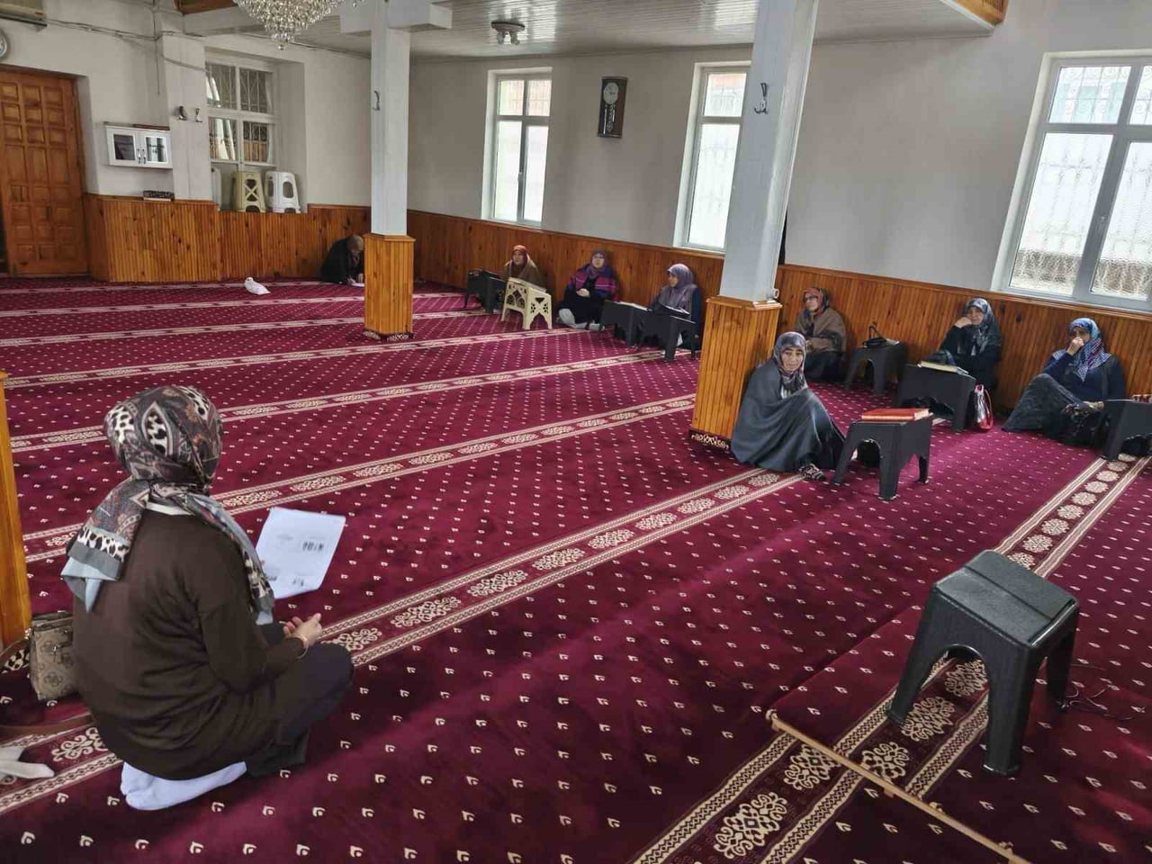 EMET’TE "ŞİDDETİN TÜRLERİ VE SOSYAL HİZMETLERİN ÇALIŞMALARI" KONULU ETKİNLİK...