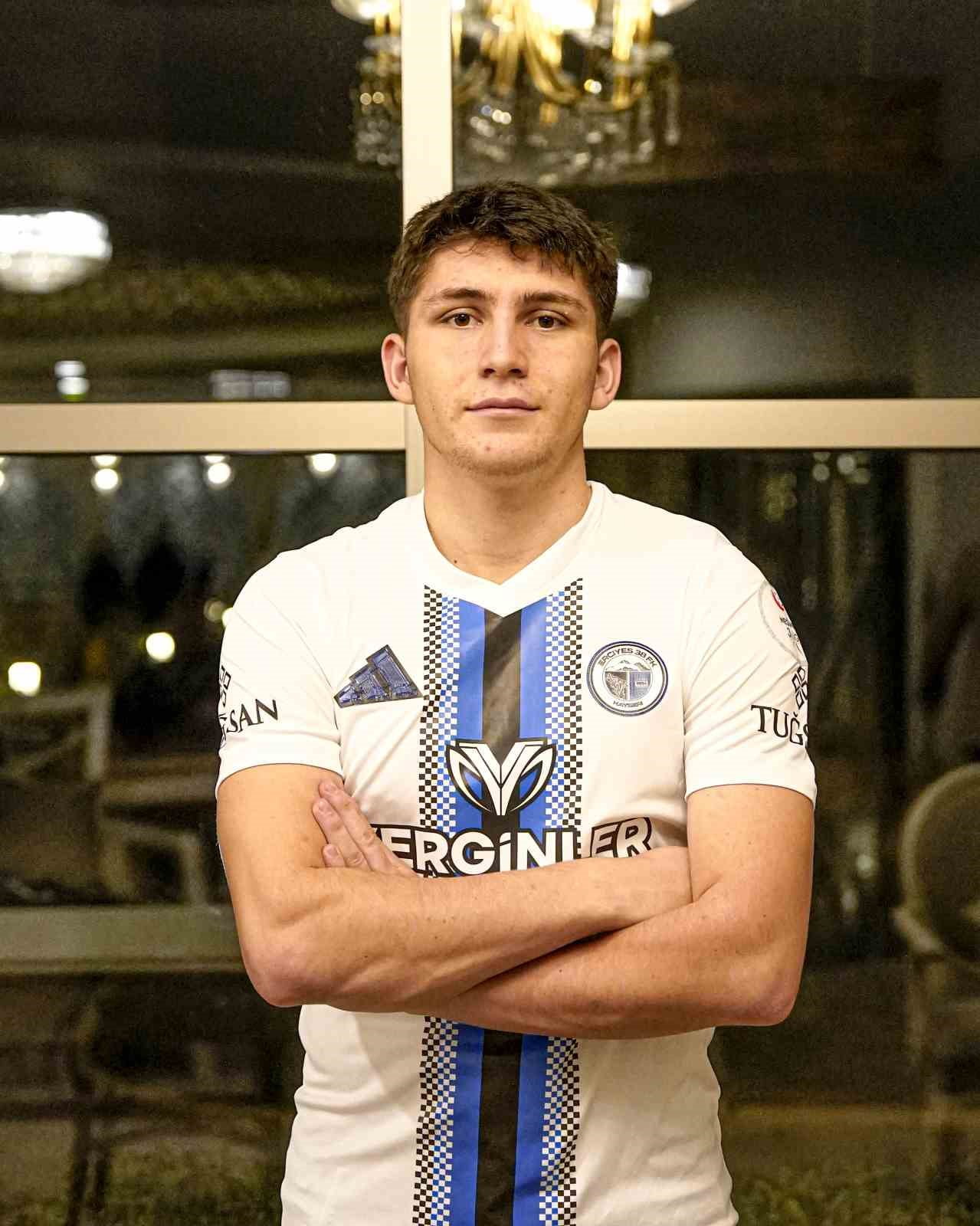 ERCİYES 38 FUTBOL KULÜBÜ, DIŞ TRANSFERDE PENDİKSPOR’DAN OZAN DEMİRBAĞ’I KADROSUNA KATTI.