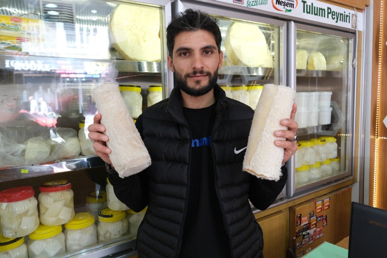 ERZİNCAN'DA ÜRETİLEN VE NORVEÇ'TEN İTHAL EDİLEN ÖZEL KOYUN DERİLERİNDEN HAZIRLANAN DERİ TULUMLAR...