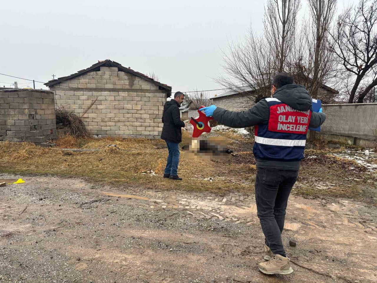 ERZİNCAN'DA VİCDANLARI SIZLATAN OLAY: AT VE EŞEK SİLAHLA KATLEDİLDİ