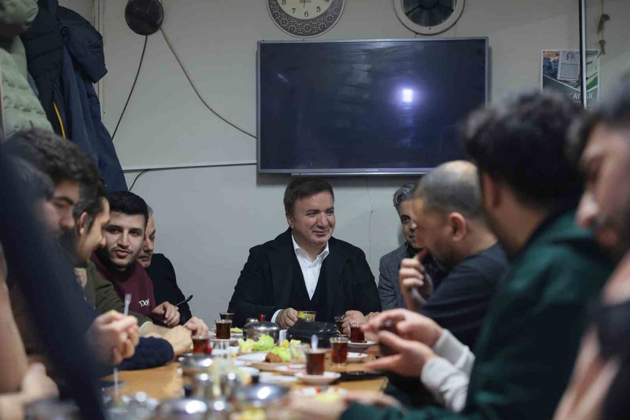 ERZİNCAN VALİSİ HAMZA AYDOĞDU, YAVUZ SELİM CAMİİ ALTINDA BULUNAN ÇAY OCAĞINDA TIP FAKÜLTESİ...