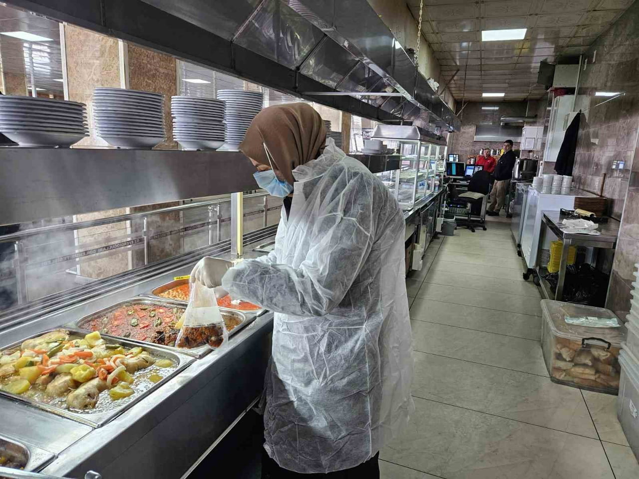 ERZURUM’DA GIDA SATIŞI YAPAN İŞLETMELERE YÖNELİK DENETİMLER TÜM HIZIYLA SÜRDÜRÜLÜYOR.