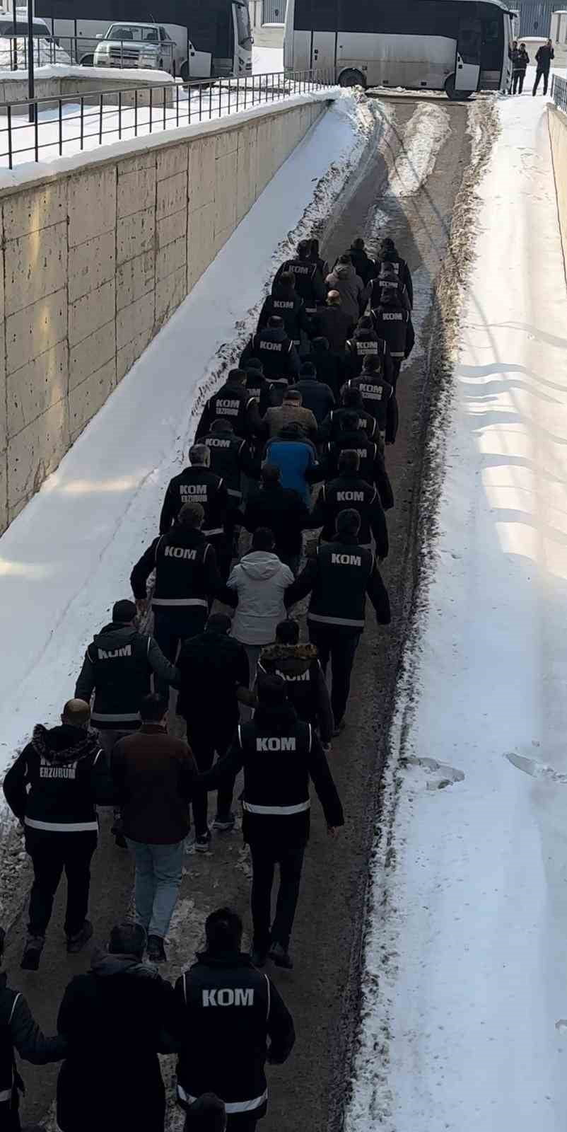 ERZURUM MERKEZLİ 5 İLDE DÜZENLENEN HAKKI OLMAYAN KİŞİLER ÜZERİNE KREDİ KULLANDIRILMASI İDDİASIYLA...