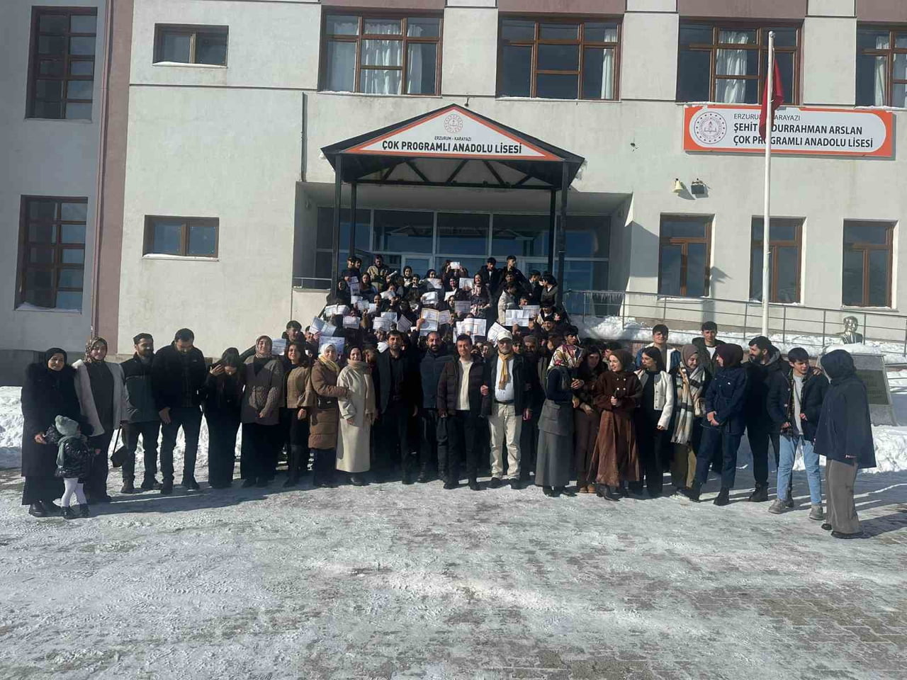 ERZURUM’UN KARAYAZI ŞEHİT ABDURAHMAN ARSLAN ÇOK PROGRAMLI ANADOLU LİSESİ’NDE KARNE HEYECANINI BU...