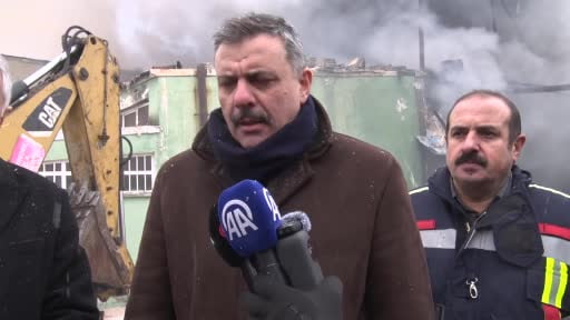 Erzurum Valisi Çiftçi: "Yangın kontrol altına alındı,2 vatandaşımız vefat etti"