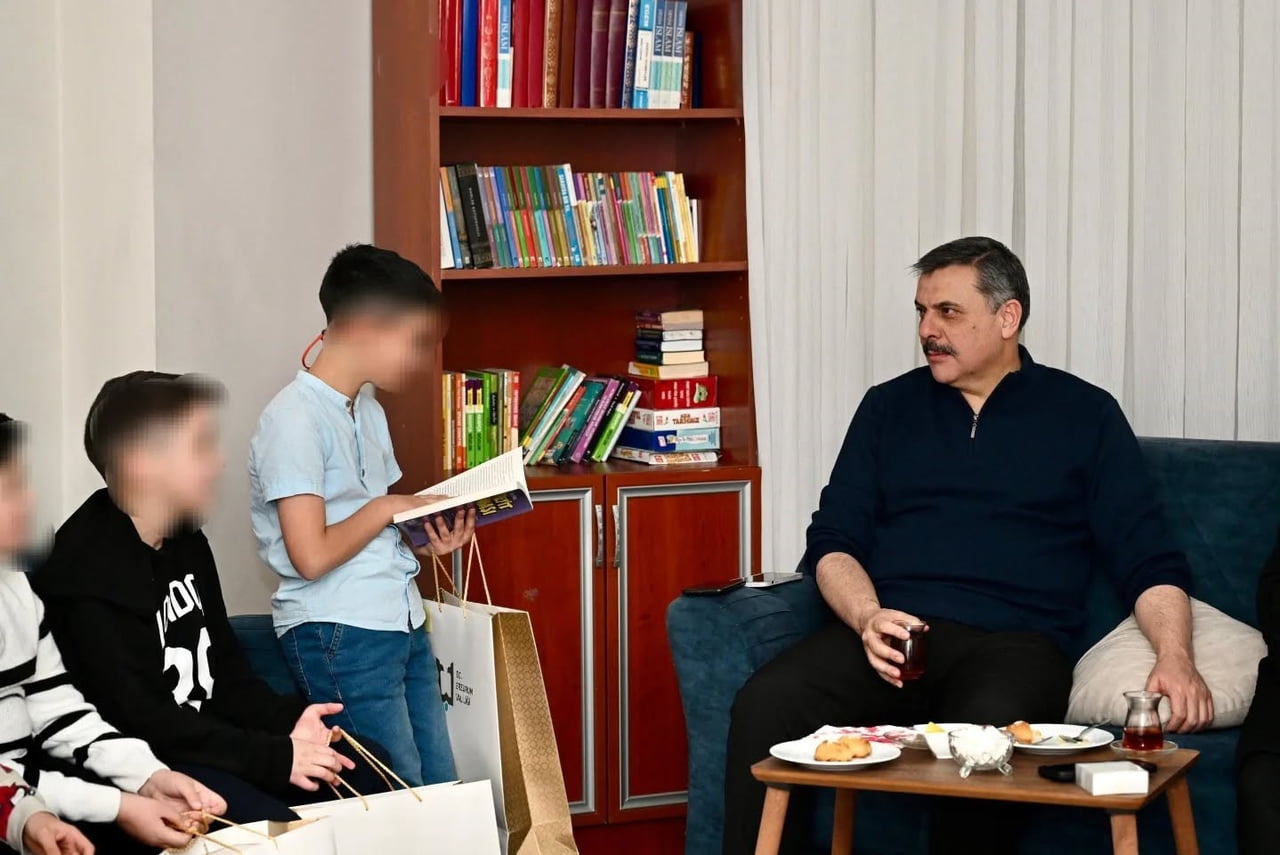 ERZURUM VALİSİ MUSTAFA ÇİFTÇİ, EŞİ AZİME ÇİFTÇİ İLE BİRLİKTE HAMİDİYE ÇOCUK EVİ’Nİ ZİYARET...