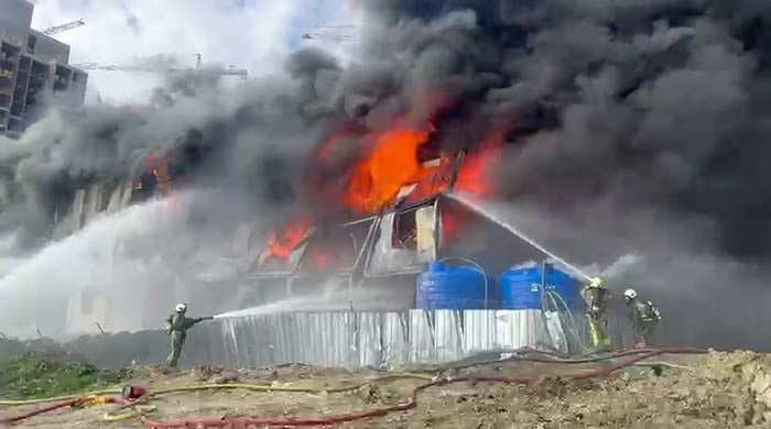 ESENYURT’TA BULUNAN BİR İNŞAAT ALANINDA YANGIN ÇIKTI