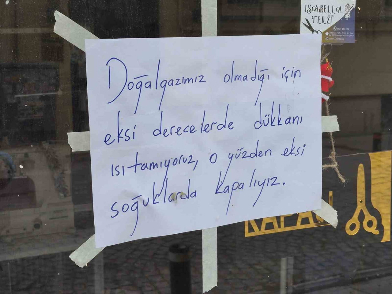 ESKİŞEHİR'DE BİR TERZİ ESNAFININ DOĞALGAZI OLMADIĞI İÇİN SOĞUK GÜNLERDE ISITAMADIĞI VE BU SEBEPLE...