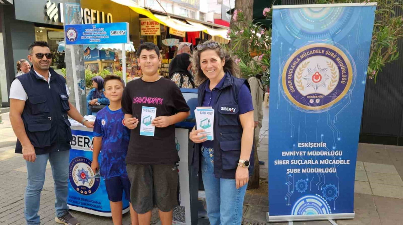 ESKİŞEHİR'DE POLİS EKİPLERİNCE 2025 YILI İÇERİSİNDE DÜZENLENEN 74 ETKİNLİKTE, TOPLAM 65 BİN 82...