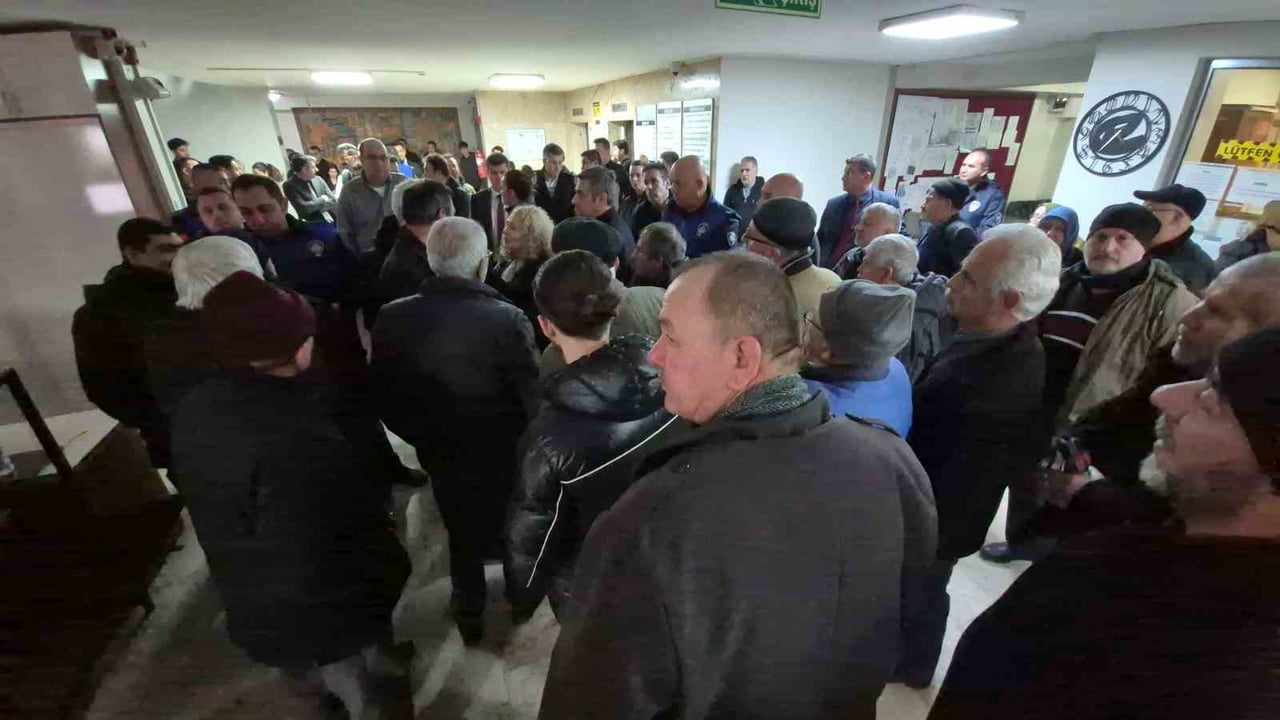 ESKİŞEHİR'İN YEŞİLTEPE MAHALLESİ'YLE İLGİLİ İMAR PLANININ GÖRÜŞÜLDÜĞÜ BÜYÜKŞEHİR BELEDİYESİ OCAK...