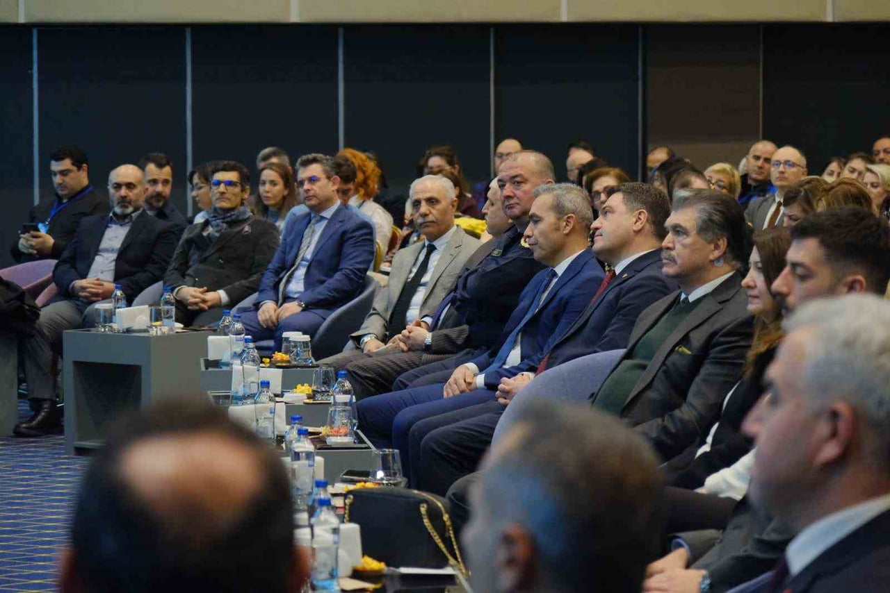 ESKİŞEHİR VALİLİĞİ VE ANADOLU ÜNİVERSİTESİ İŞ BİRLİĞİYLE HAYATA GEÇİRİLEN AVRUPA BİRLİĞİ...