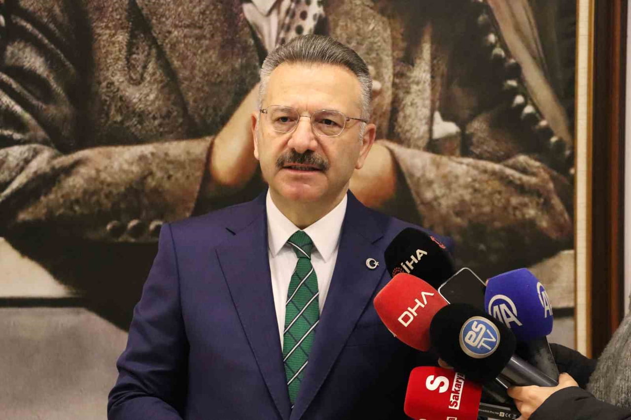 ESKİŞEHİR VALİSİ HÜSEYİN AKSOY, KENTE GELEN ZİYARETÇİLERE YUNUS EMRE'NİN DAHA İYİ ANLATILABİLMESİ...