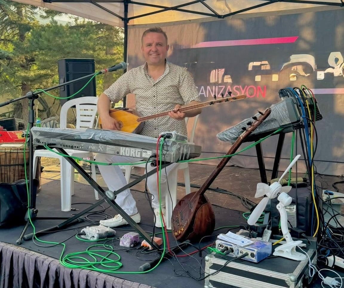 ESKİŞEHİR VE ÇEVRESİNİN YANI SIRA AVRUPA'DA DA SAHNE ALAN BİR SANATÇI OLARAK DÜĞÜN SEKTÖRÜNÜN...