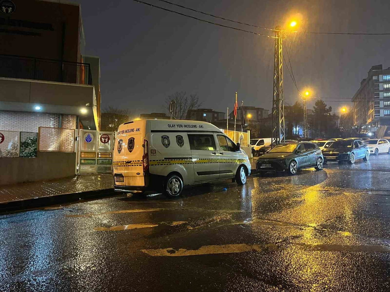 EYÜPSULTAN’DA AİT DARP VE İSTİSMAR İDDİALARI BULUNAN KREŞTE OLAY YERİ İNCELEME EKİPLERİ ÇALIŞMA...