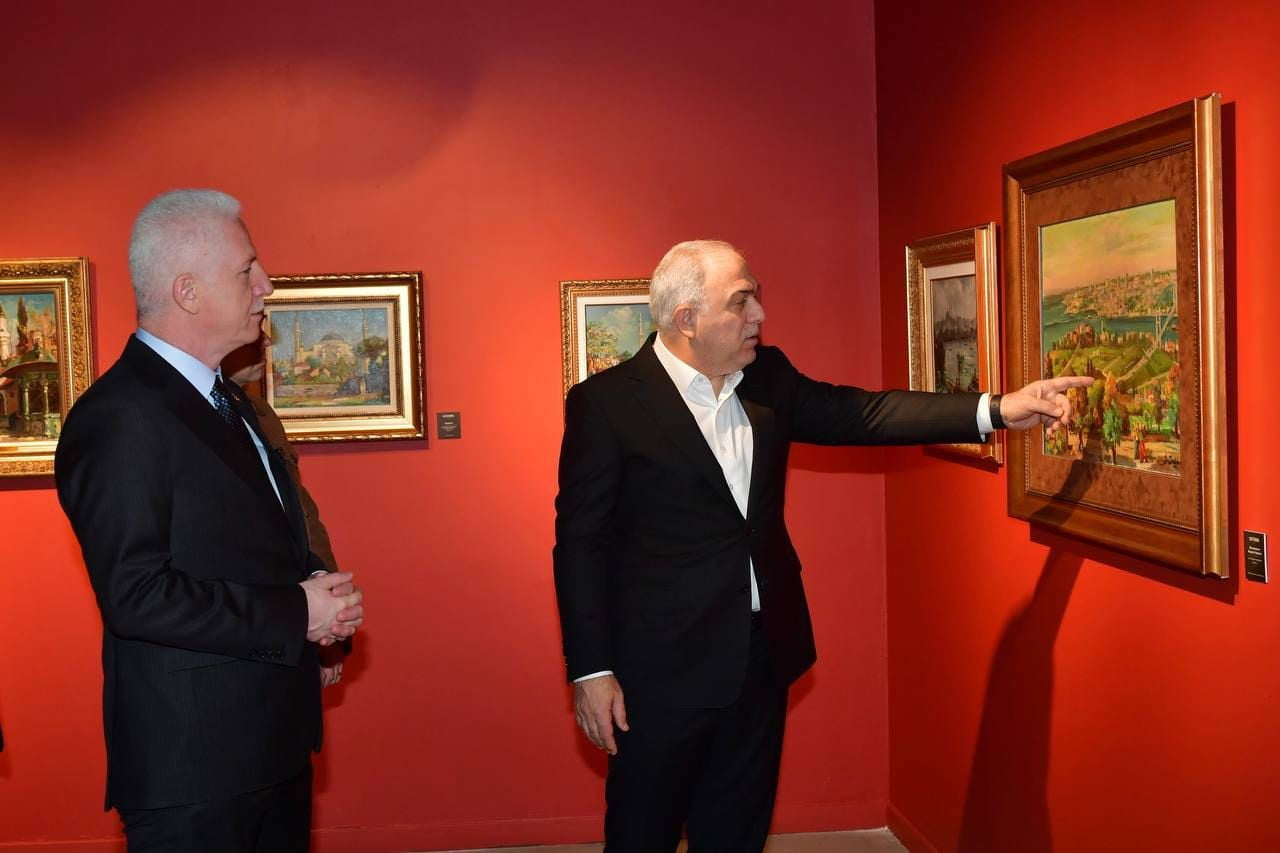 FATİH BELEDİYE BAŞKANI M. ERGÜN TURAN, İSTANBUL VALİSİ DAVUT GÜL’Ü NUSRET ÇOLPAN SANAT...