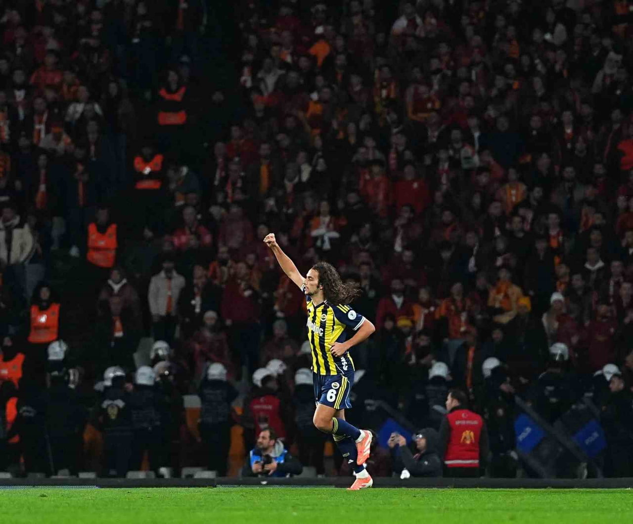 FENERBAHÇE'NİN ARA TRANSFER DÖNEMİNDE KADROSUNA KATTIĞI VE İLK MAÇI OLAN TURKCELL SÜPER KUPA...