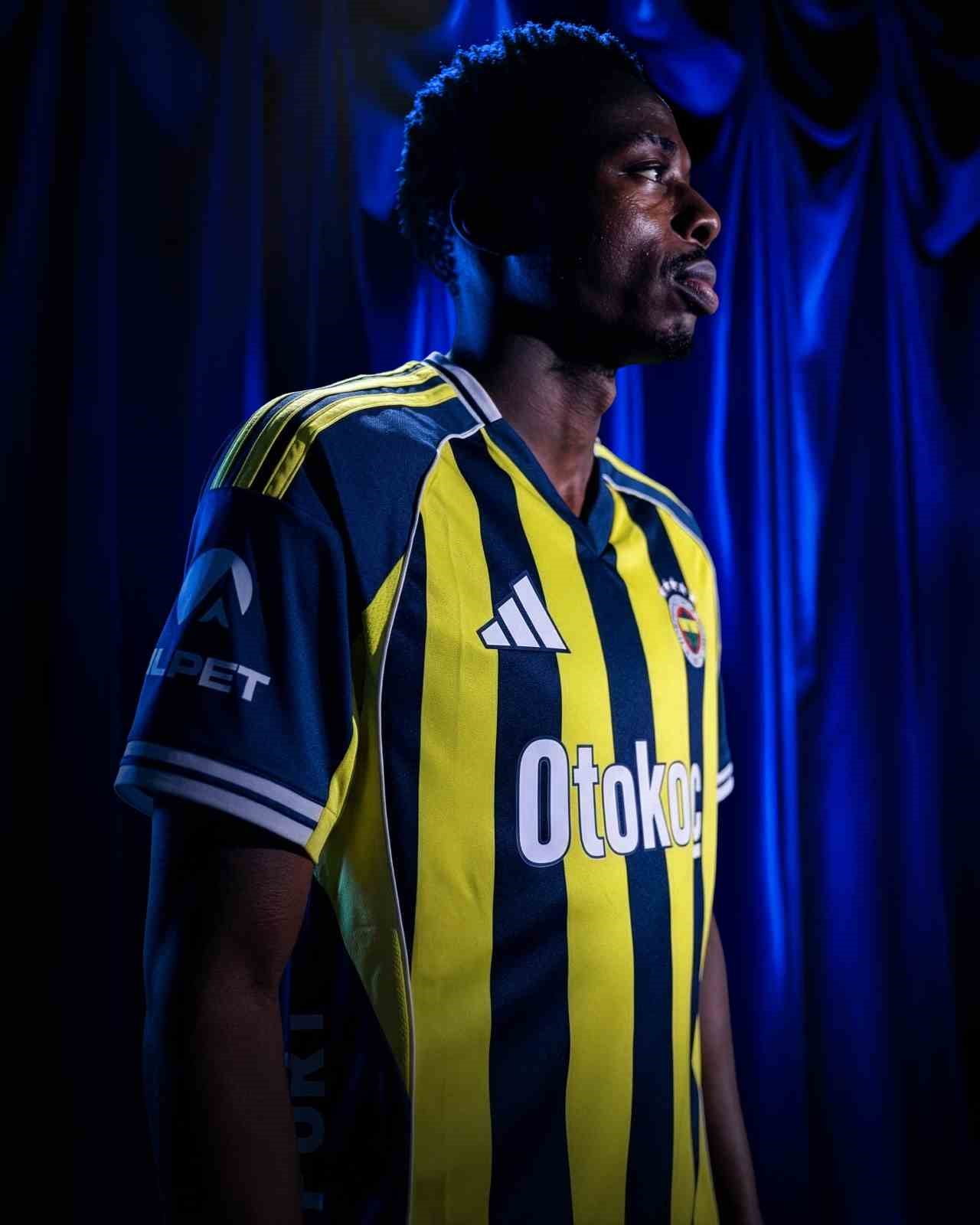 FENERBAHÇE'NİN YENİ TRANSFERİ ANTHONY MUSABA, "BU SEZON ŞAMPİYON OLMAK İÇİN TÜM GÜCÜMÜZLE...