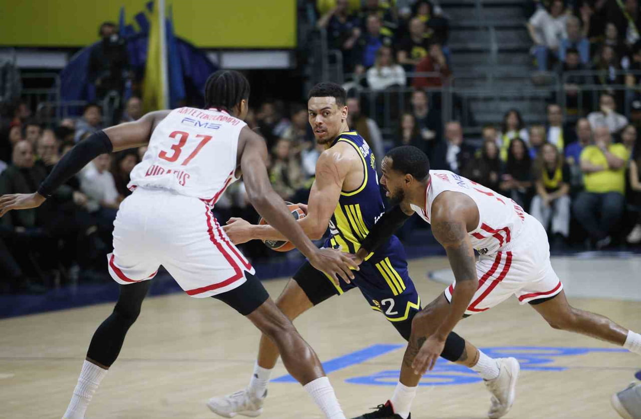 FENERBAHÇE BEKO, EUROLEAGUE'İN 20. HAFTA MAÇINDA YUNAN EKİBİ OLYMPİAKOS'U 88-80'LİK SKORLA MAĞLUP...