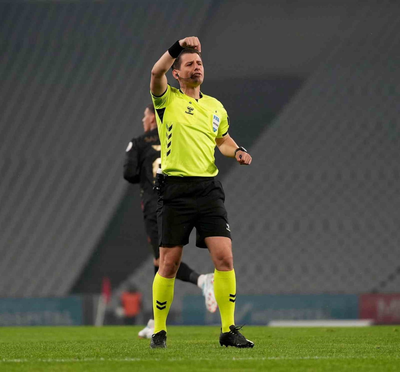 FIFA KOKARTLI HAKEM HALİL UMUT MELER, FEYENOORD İLE STURM GRAZ ARASINDA YARIN OYNANACAK UEFA...