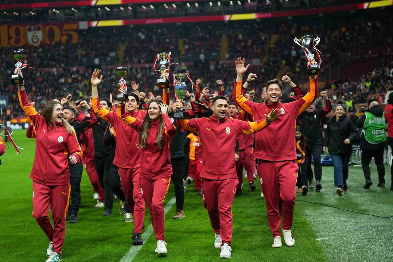 GALATASARAY TEKNİK DİREKTÖRÜ OKAN BURUK, TURKCELL SÜPER KUPA FİNALİNDE FENERBAHÇE’YE KARŞI...