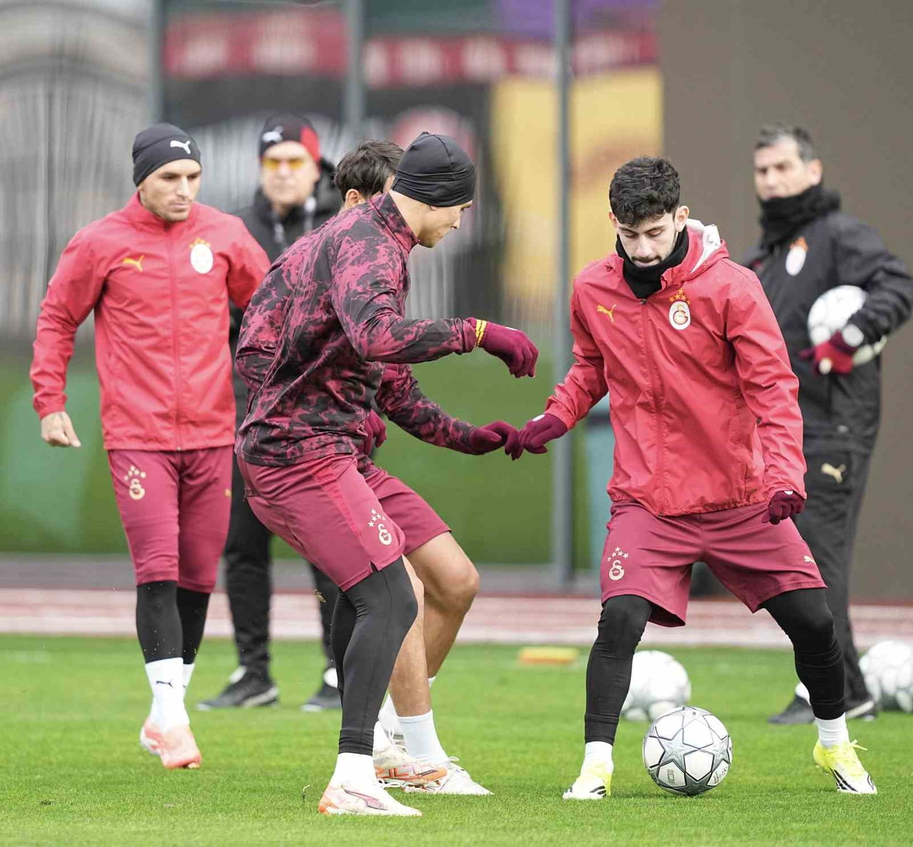 GALATASARAY, UEFA ŞAMPİYONLAR LİGİ'NİN 7. HAFTASINDA İSPANYOL EKİBİ ATLETİCO MADRİD İLE EVİNDE...