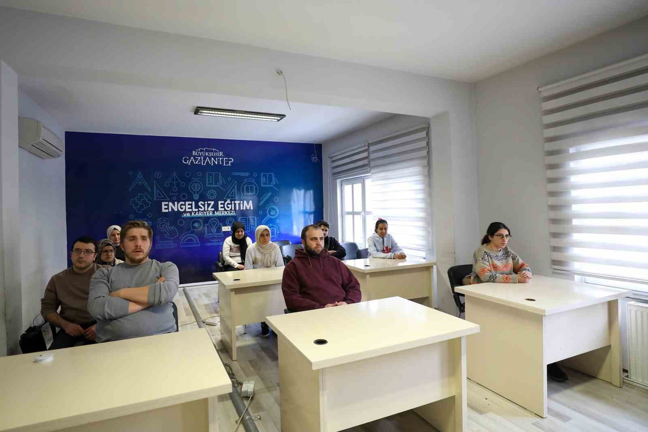 GAZİANTEP BÜYÜKŞEHİR BELEDİYESİ BÜNYESİNDE ENGELLİ BİREYLERE YÖNELİK OLARAK YÜRÜTÜLEN E-KPSS...