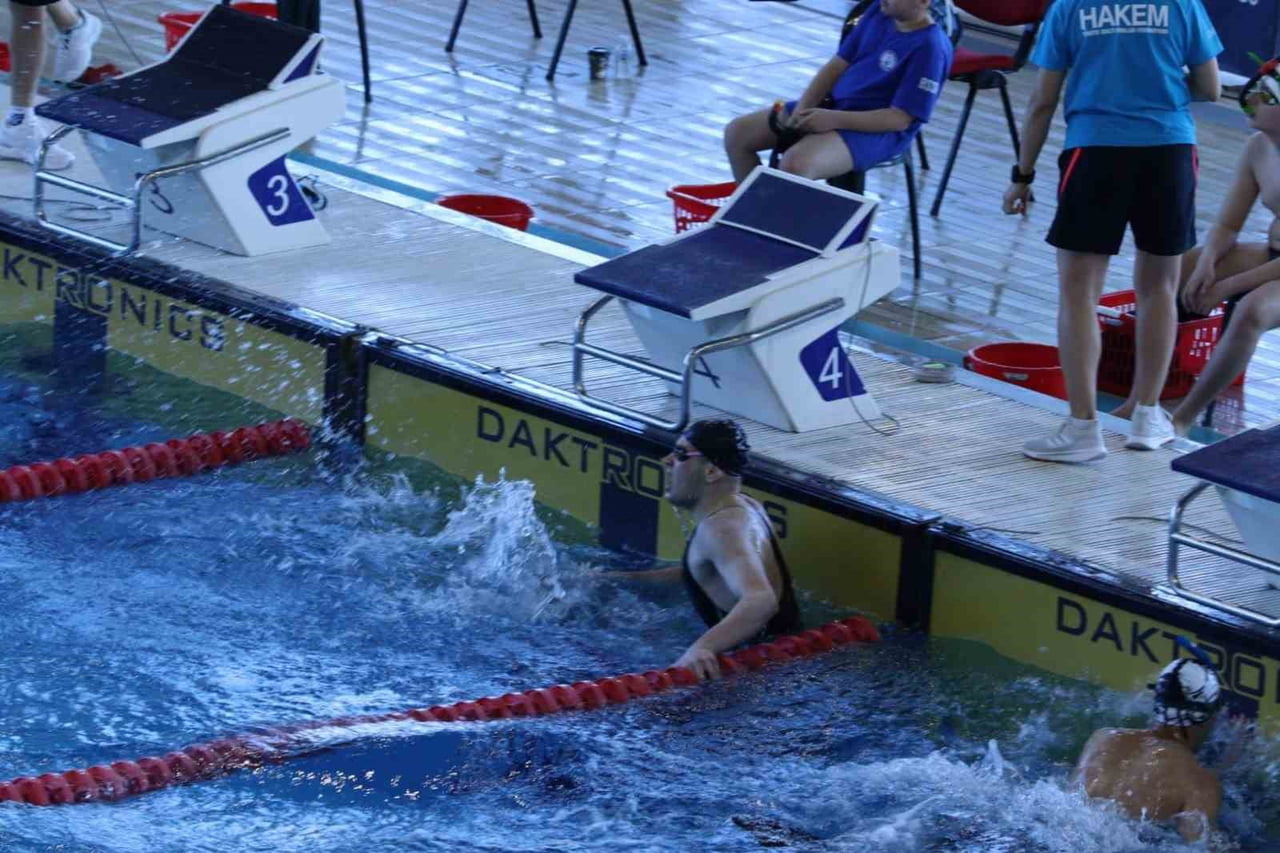 GAZİANTEP BÜYÜKŞEHİR BELEDİYESİ SPOR KULÜBÜ SPORCUSU VE MİLLİ YÜZÜCÜ KAAN EFE KAYA, ÇİFT PALET...
