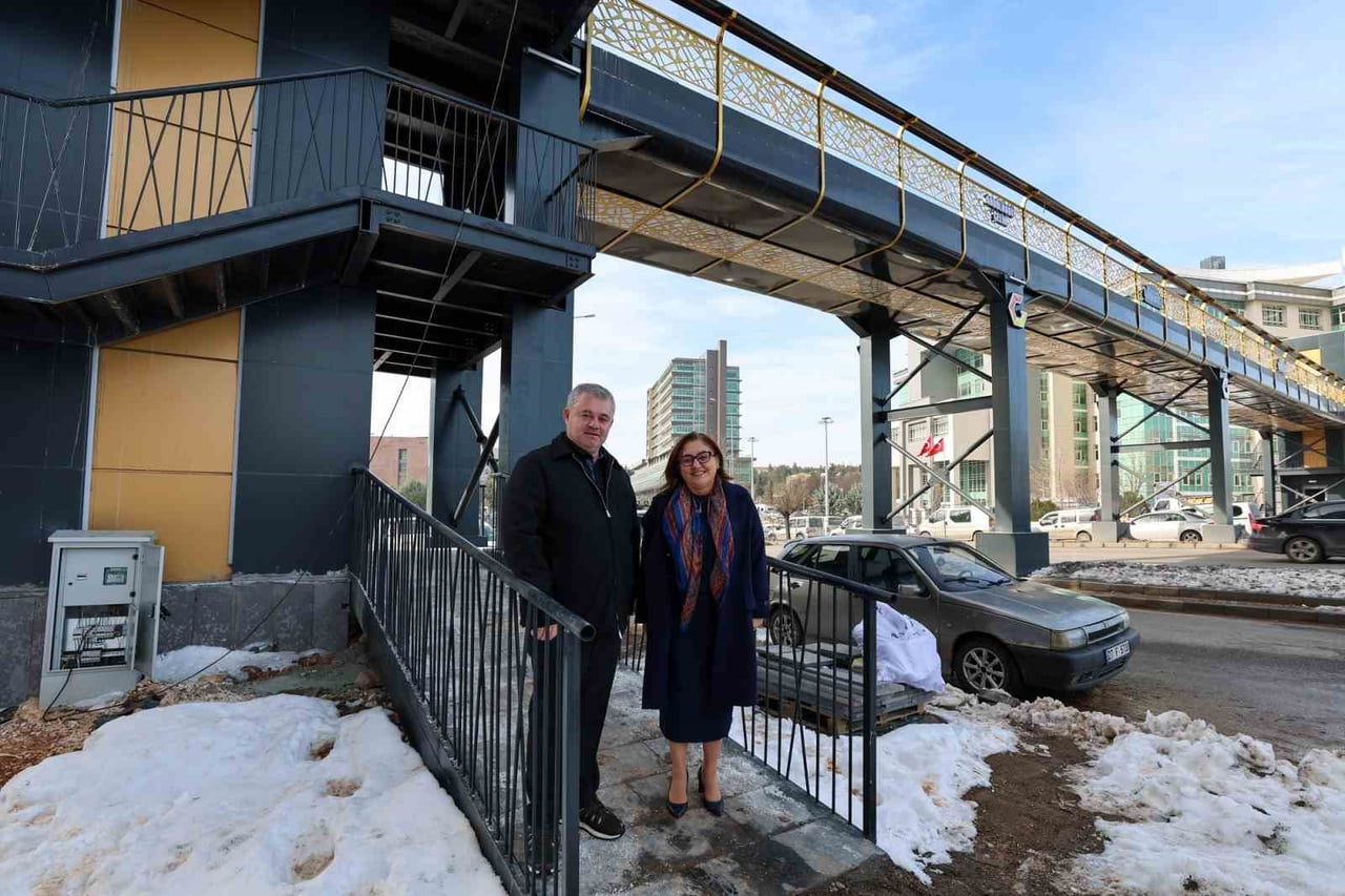 GAZİANTEP BÜYÜKŞEHİR BELEDİYESİ TARAFINDAN GAZİANTEP ADLİYESİ ÖNÜNDE İNŞA EDİLEN ABDÜLHADİ ÇELİK...