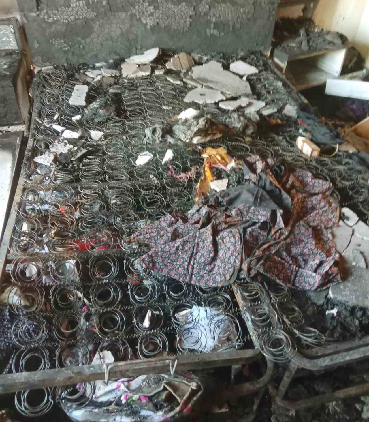 GAZİANTEP’İN ARABAN İLÇESİNE BAĞLI KIRSAL ELİF MAHALLESİNDE EVDE ELEKTRİK KONTAĞINDAN ÇIKAN YANGIN...