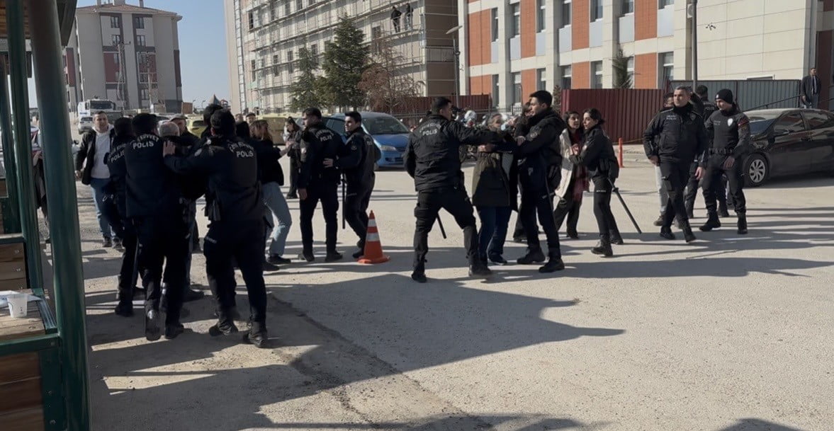 GAZİANTEP’İN NİZİP İLÇESİNDE, KAHRAMANMARAŞ MERKEZLİ 6 ŞUBAT DEPREMLERİNDE YIKILAN VE 51 KİŞİNİN...