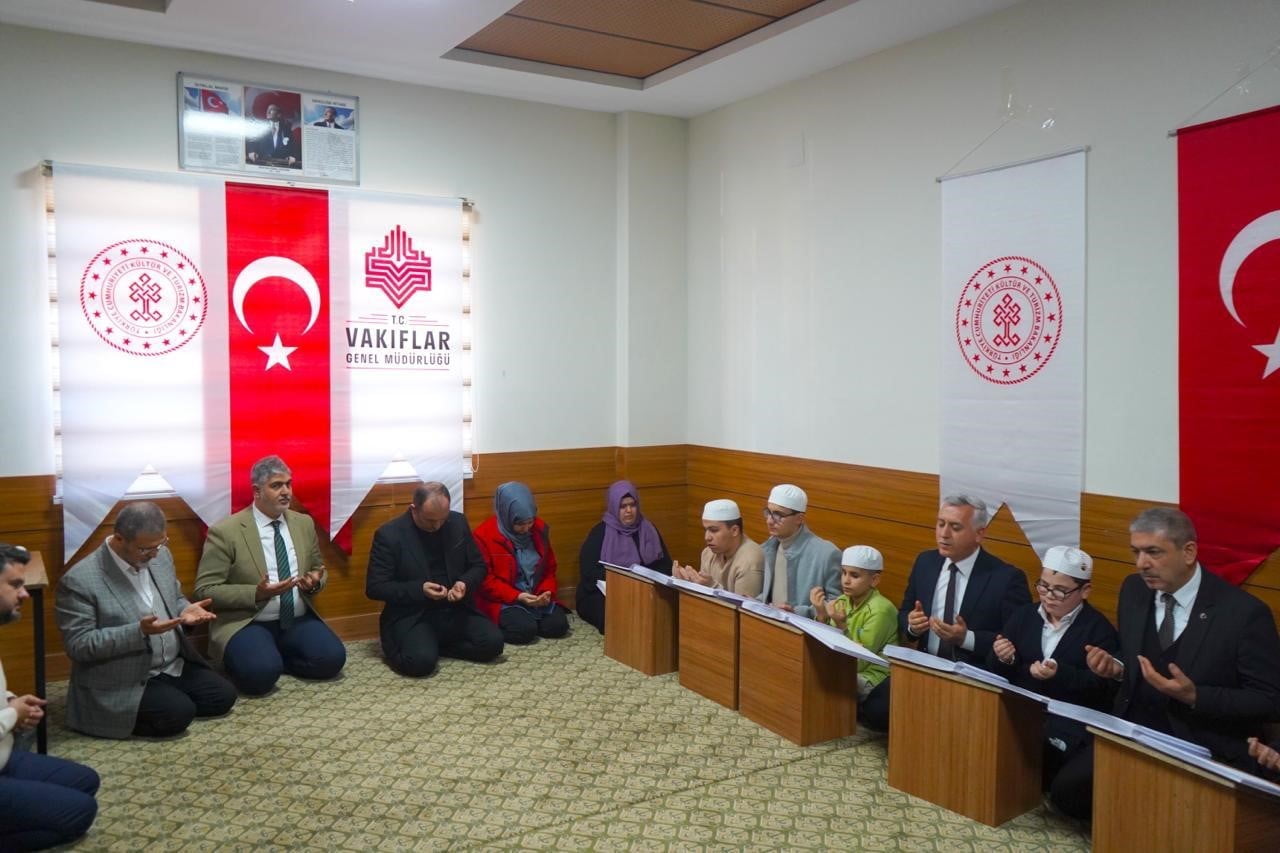 GAZİANTEP VAKIFLAR BÖLGE MÜDÜRLÜĞÜNDEN GÖRME ENGELLİ HAFIZLARA ANLAMLI DESTEK