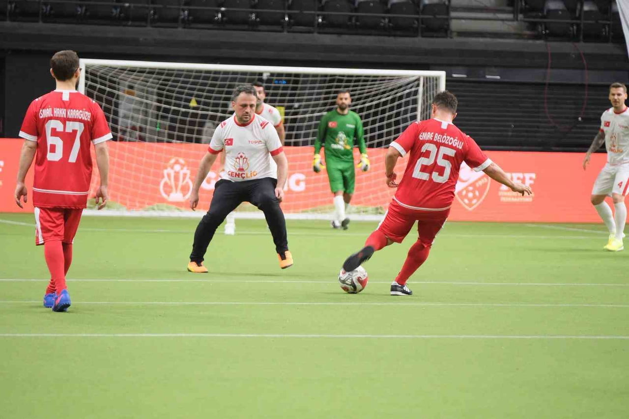 GENÇLİG 2026 LANSMANINDA ÜNLÜ İSİMLERİN KATILIMIYLA GÖSTERİ MAÇI DÜZENLENDİ