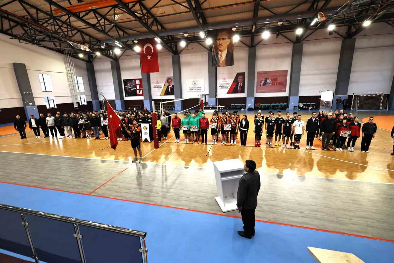 GENÇLİK VE SPOR BAKANLIĞI TARAFINDAN DÜZENLENEN OKUL SPORLARI VOLEYBOL GENÇLER (A) GRUP...