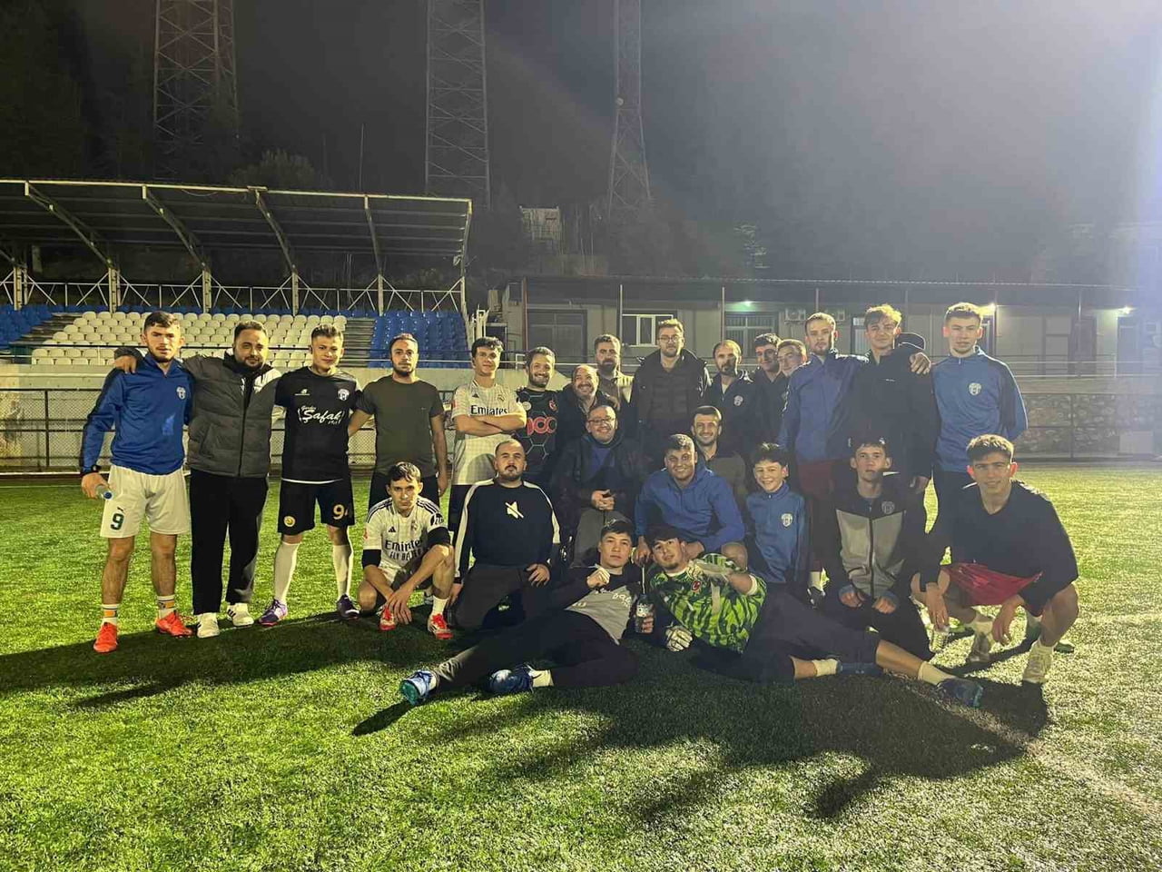 GÖRDES ENGELLİLER DERNEĞİ BAŞKANI TAYFUN ADIYAMAN VE YÖNETİM KURULU ÜYELERİ, ALTINTAŞ SPOR’UN...