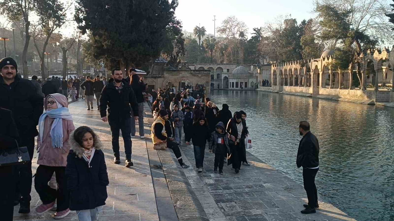 GÜNEŞİ GÖREN SOLUĞU BALIKLIGÖL’DE ALDI