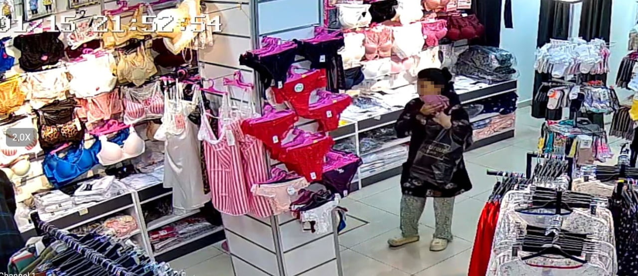 GÜVENLİK KAMERASI GÖRÜNTÜLERİ HIRSIZLIK ANLARI