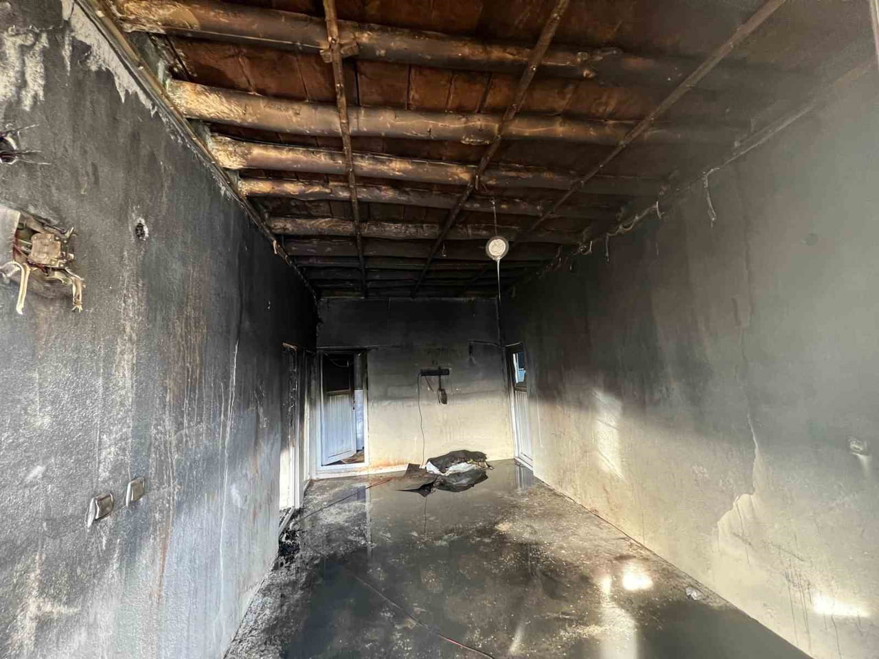 HAKKARİ’NİN DERECİK İLÇESİNDE BİR EVDE ÇIKAN YANGIN PANİĞE NEDEN OLDU. YANGINDA CAN KAYBI...