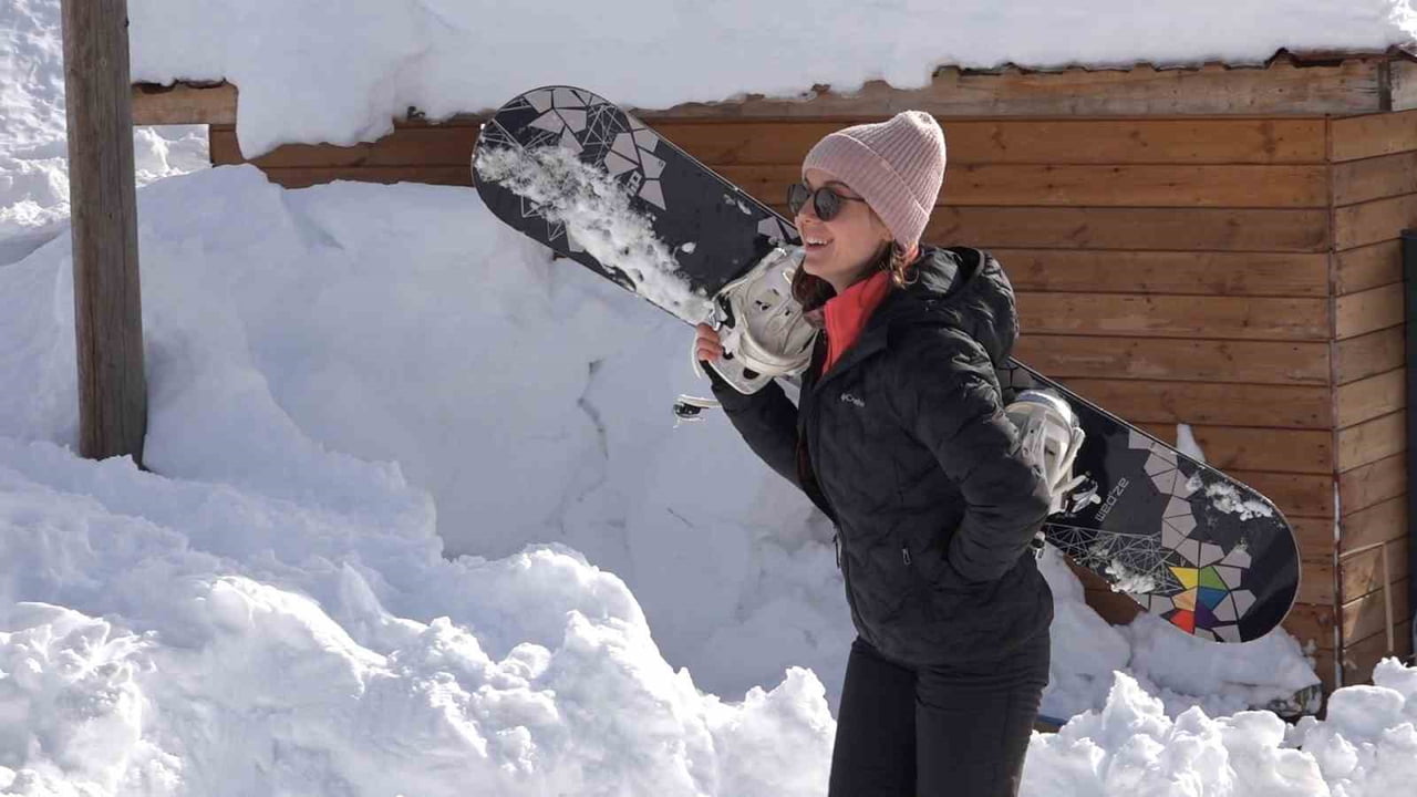 HANDÜZÜ YAYLASI’NA KAYAK YAPMAK İÇİN GELEN VATANDAŞLAR AÇTIKLARI ‘RİZE’YE KAYAK MERKEZİ YAPILSIN’...