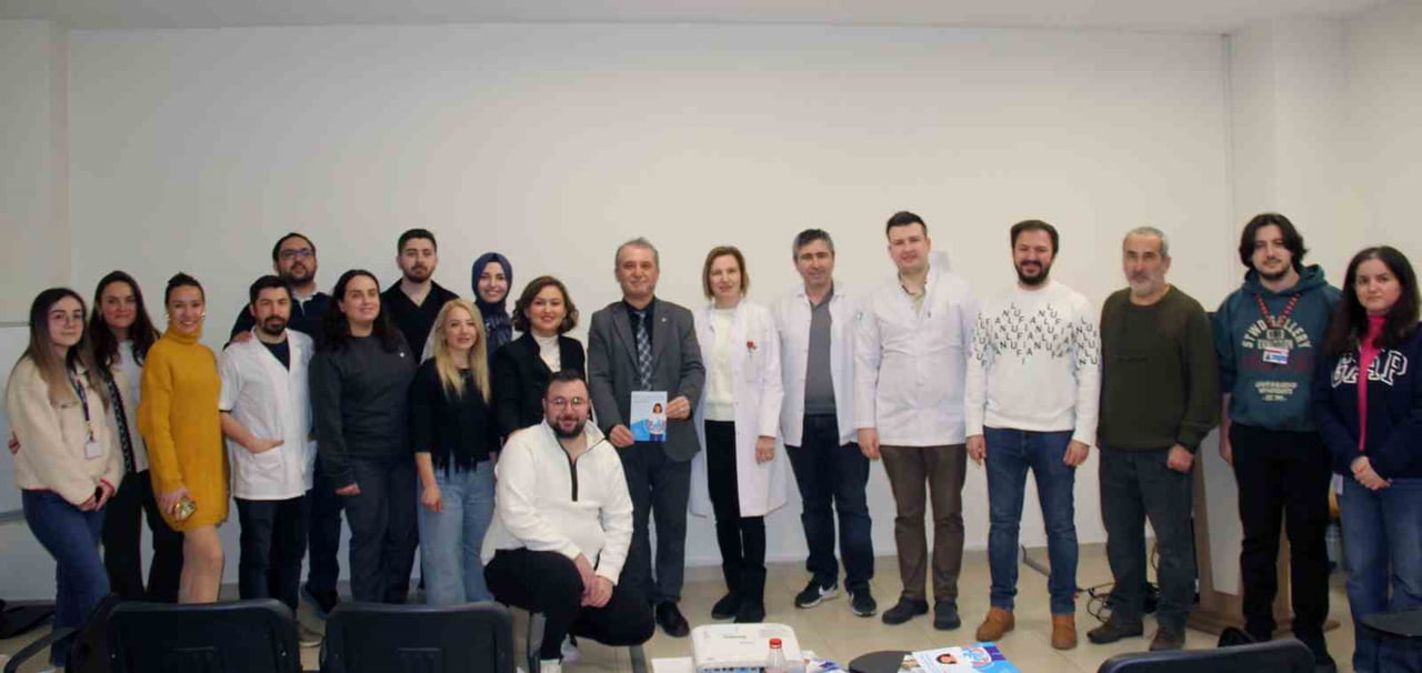 HASTANE PERSONELİNE TANITIMI YAPILAN KİTAPÇIĞIN, BAŞTA ÇÖLYAK, ÜLSERATİF KOLİT VE CROHN HASTALARI...